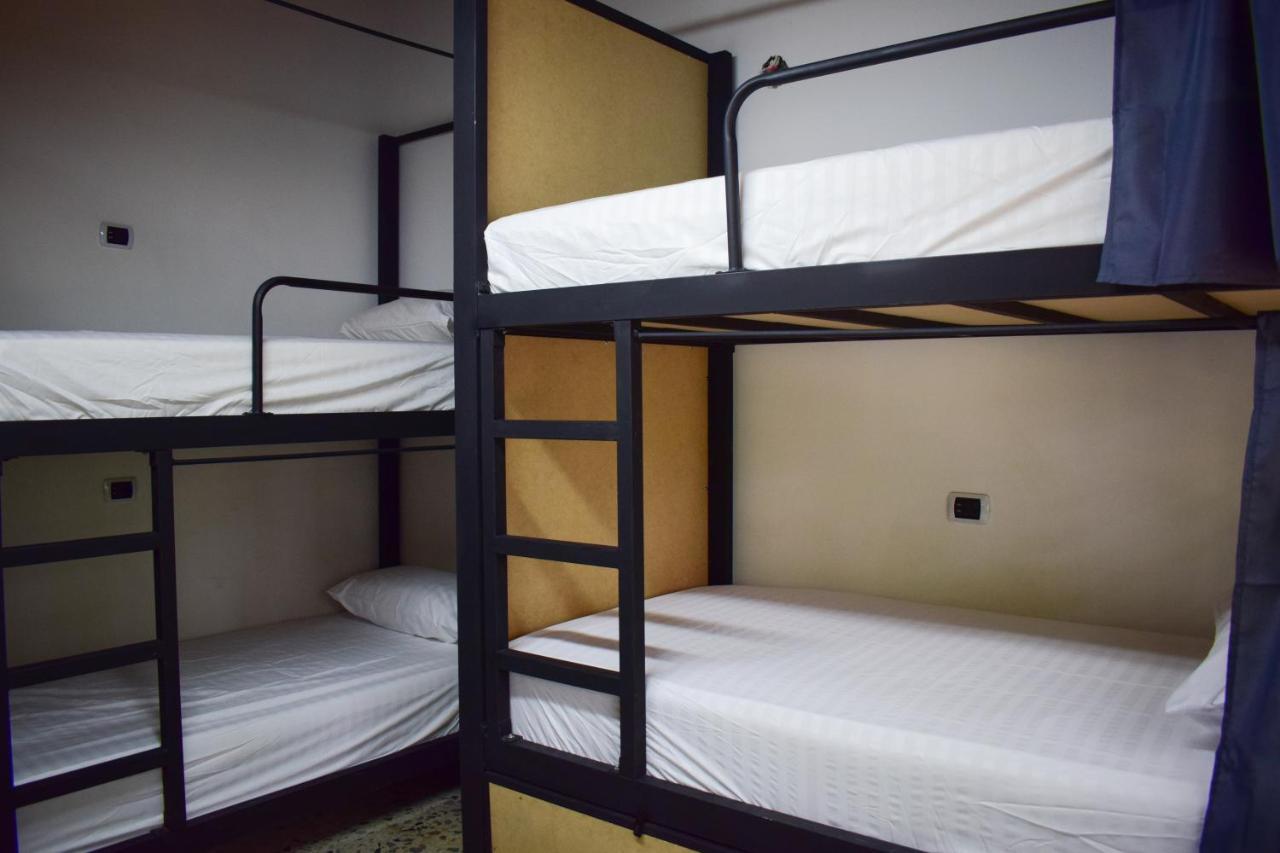 Area 51 Hostel Medellín Kültér fotó