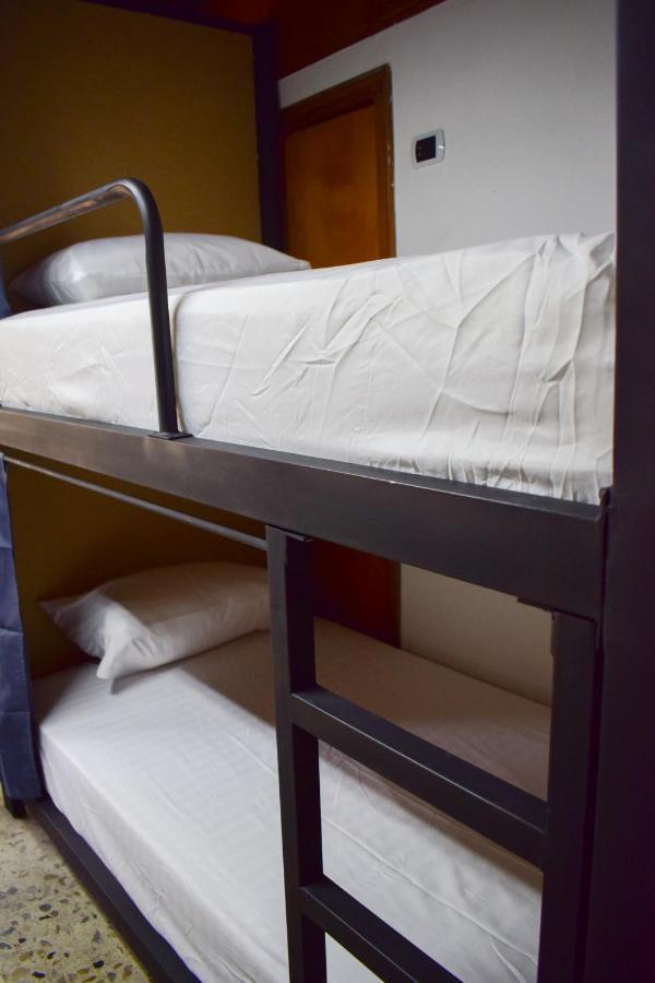 Area 51 Hostel Medellín Kültér fotó
